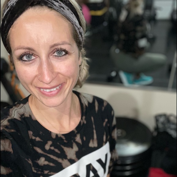 Meet your Posher, Nicole - Picture 1 of 1